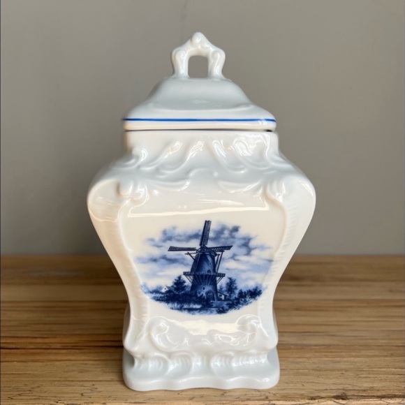 Delft Blue  Holland Hand Painted Lidded Canister - Picture 3 of 8